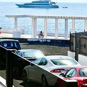 Luxury Sea Front Iv Apartment